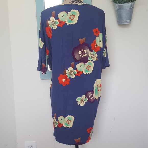 Lularoe Floral Blue Irma Top - Picture 4 of 6